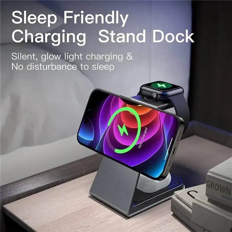 chargeur à induction Apple avec en charge sans fil un iPhone 12 et une Apple Watch et des AirPods posé sur une table de chevet en bois en arrière plan une tête de lit